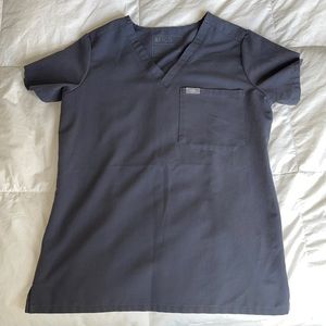 Figs one pocket top size small